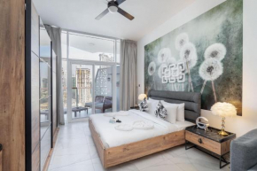 Cozy Studio Apartment Perfect for 4 in Business Bay